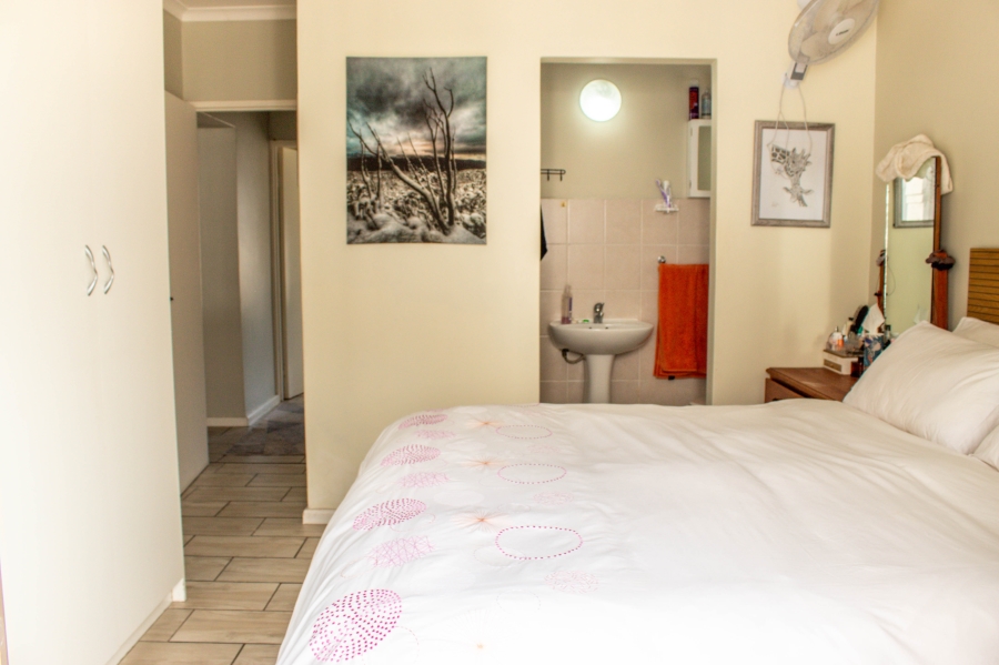2 Bedroom Property for Sale in Vredekloof Western Cape